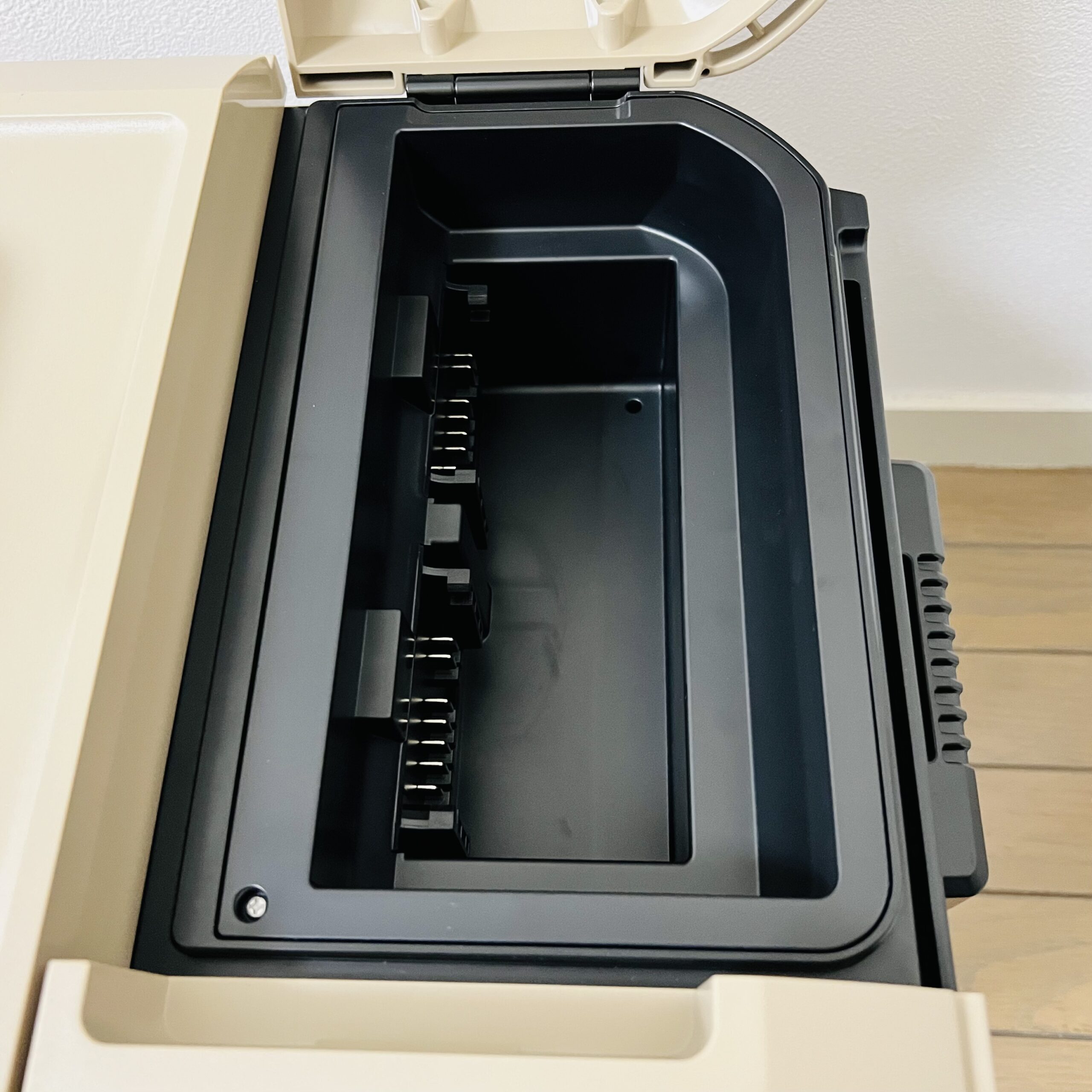 HiKOKI(ハイコーキ)コードレス冷温庫【18L】